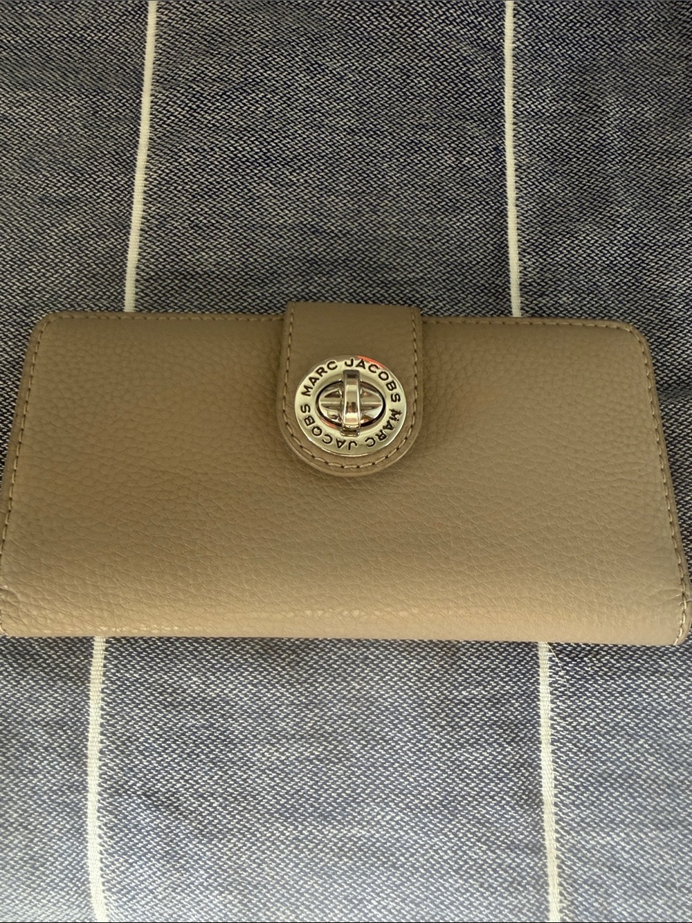 Marc Jacobs Taupe Pebbled Leather Turn-Lock Wallet